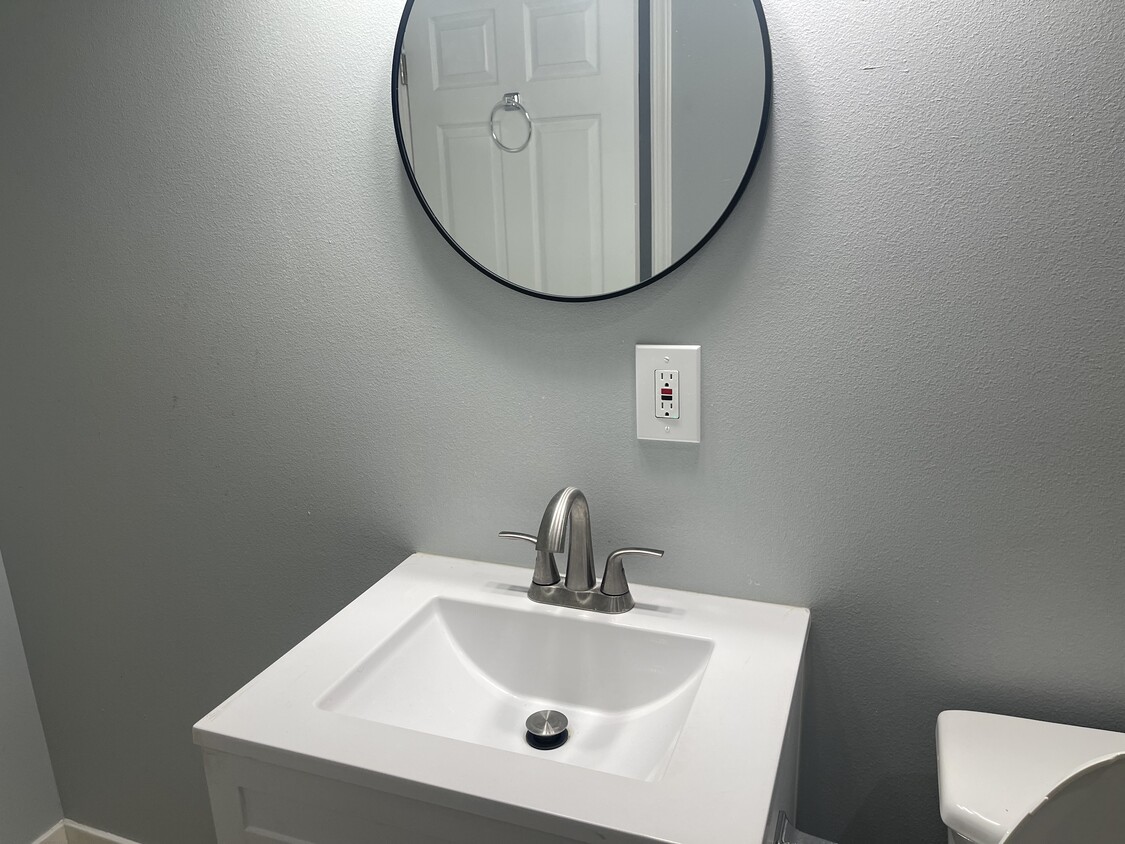 Primary Photo - 2904 E 63rd St