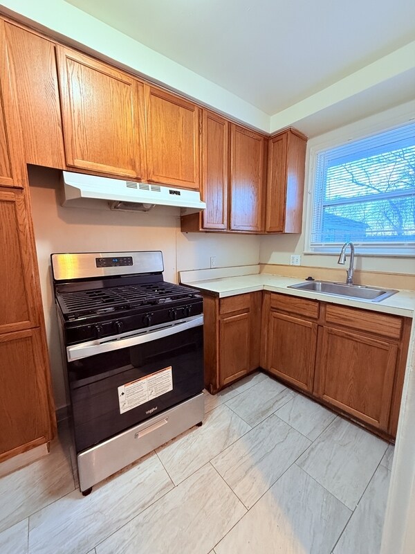 Foto del edificio - 9345 Rutherford St