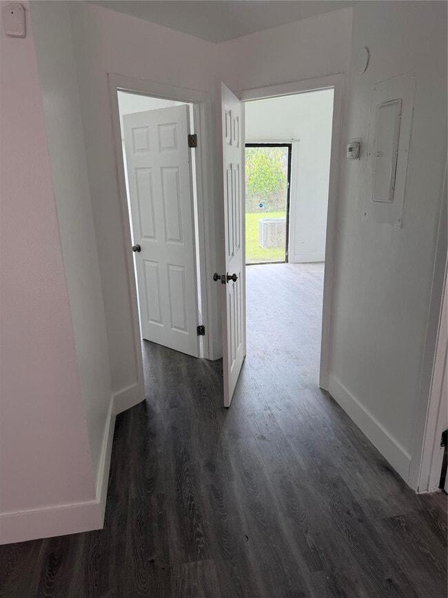 Foto del edificio - 2313 NW 55th Terrace