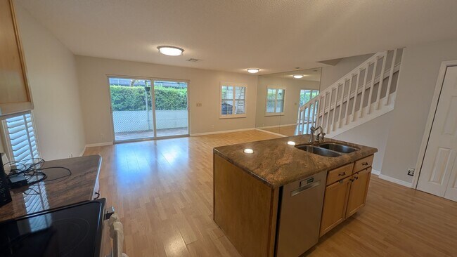 Foto del edificio - Luxury Gated Community Beautiful 3-Bedroom 2.5 Bath