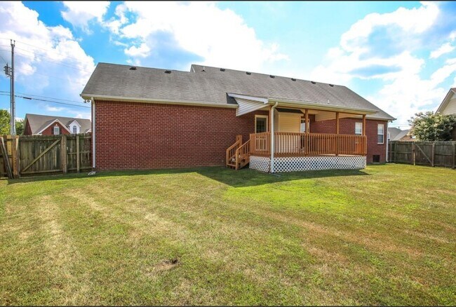 Foto del edificio - 4650 Hammock Dr