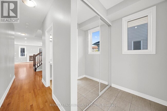 Building Photo - 918 Kilbirnie Dr