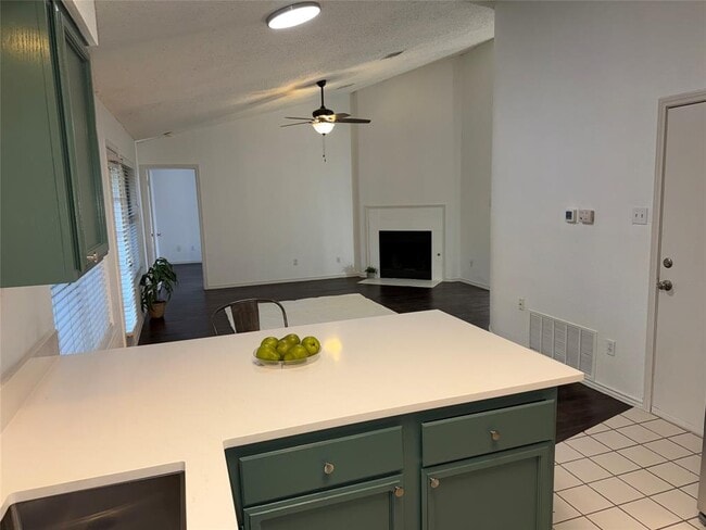 Foto del edificio - 1321 Piney Creek Ln