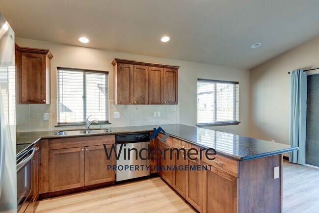 Foto del edificio - 3 Bedrooms 2 Bath Located In Crosby Commons