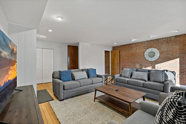 Foto del edificio - 3524 Water St NW