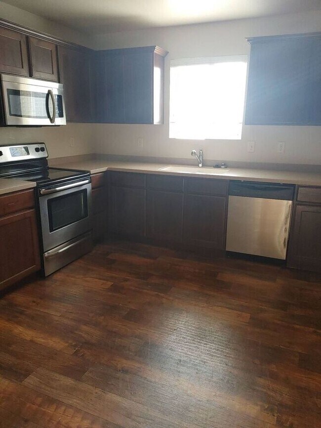 Foto del edificio - Beautiful 3 Story Vineyard Townhome