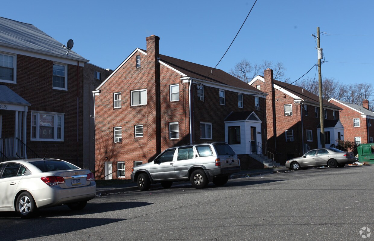 Foto del edificio - 6804 Red Top Rd
