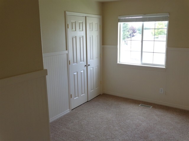 Building Photo - 379 S 410 W