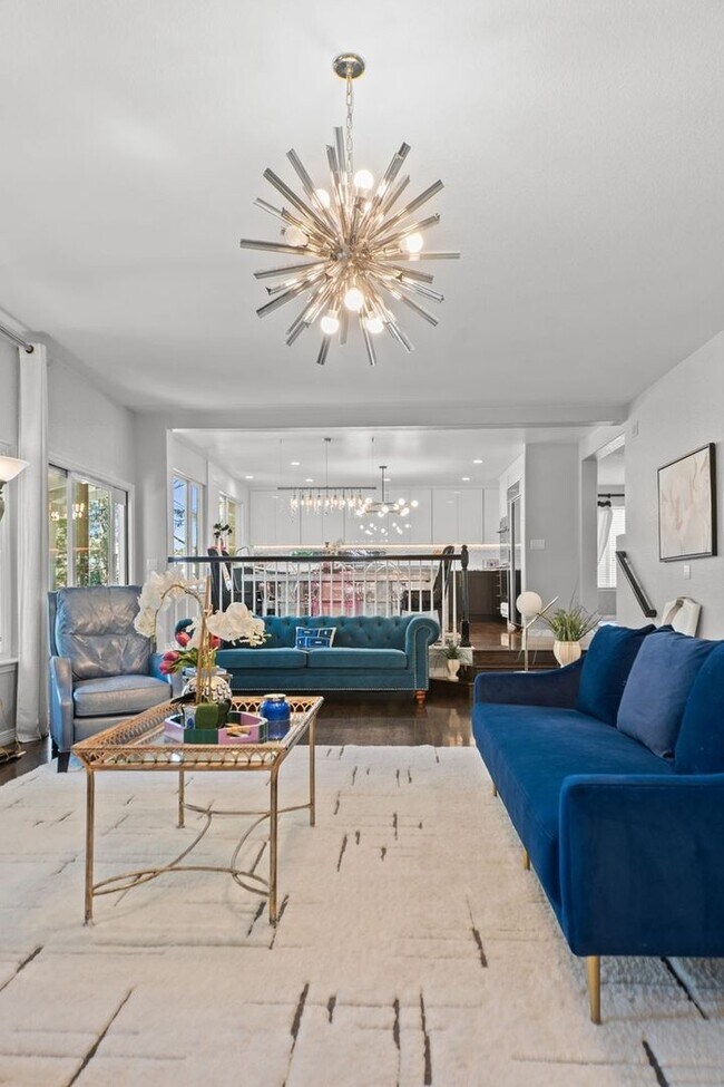 Foto del edificio - 2062 Hyacinth Rd