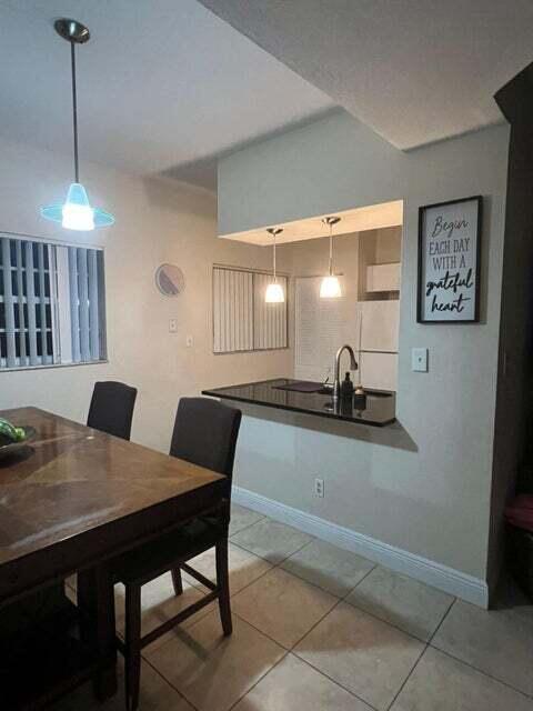Foto del edificio - 621 Cypress Lake Blvd