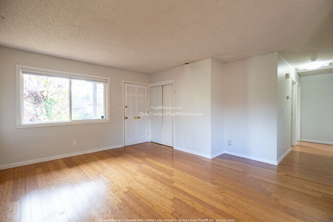 Foto del edificio - Charming Three Bedroom Home in Kenton! Hug...