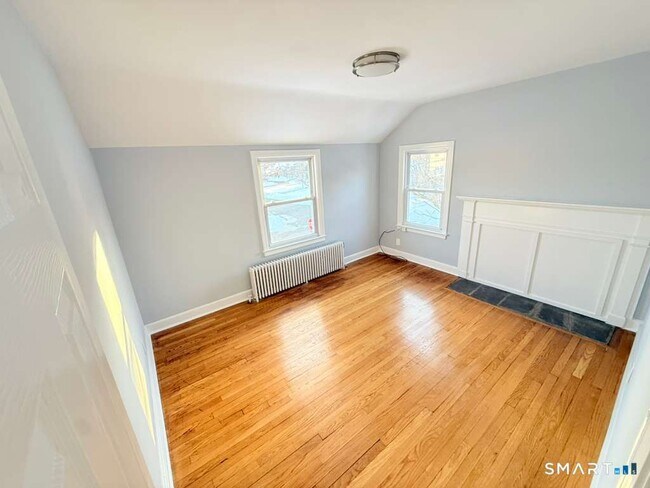 Foto del edificio - 160 Oakland Pl