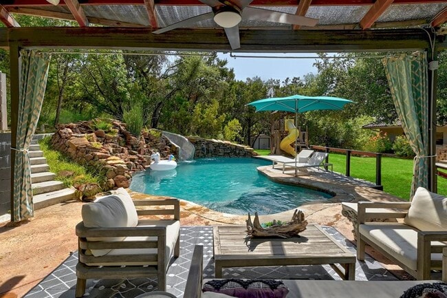 Building Photo - 2001 Mestena Trail