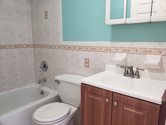 Baño - 176 Beach 97th St