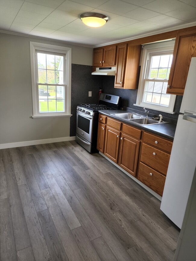 Spacious kitchen - 68 Harmony Dr