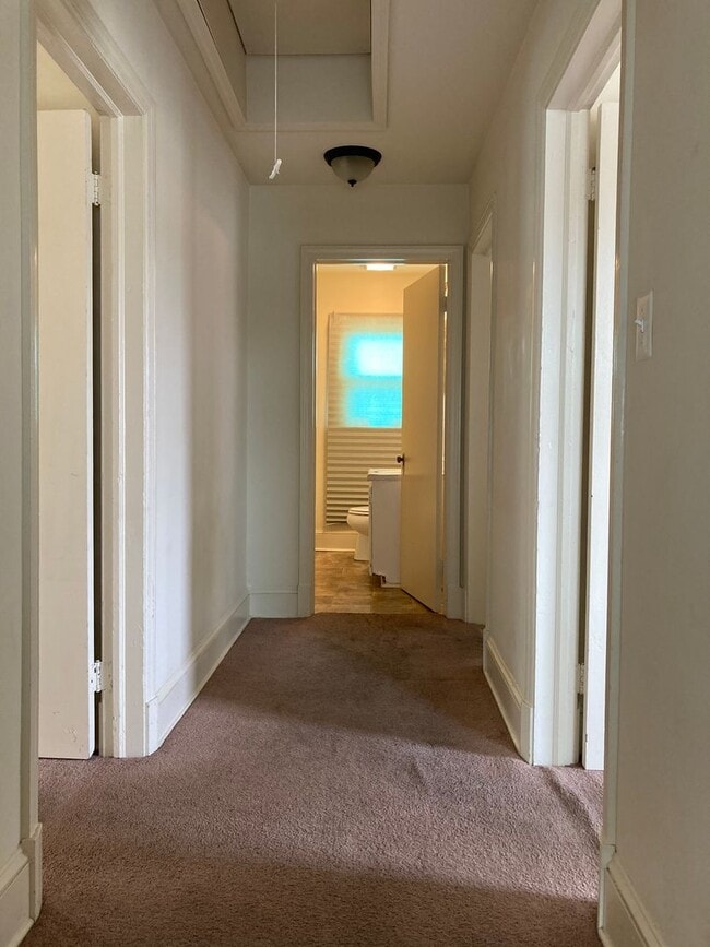 Photo - Second Floor One Bedroom Apartment in Aber...