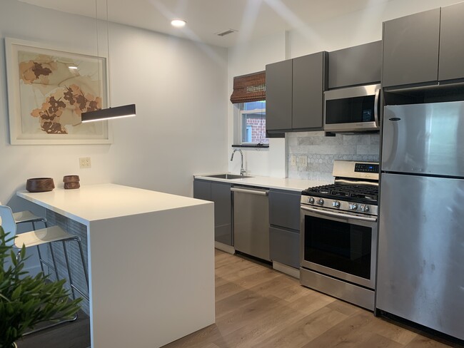 Foto del edificio - 1427 E St NE