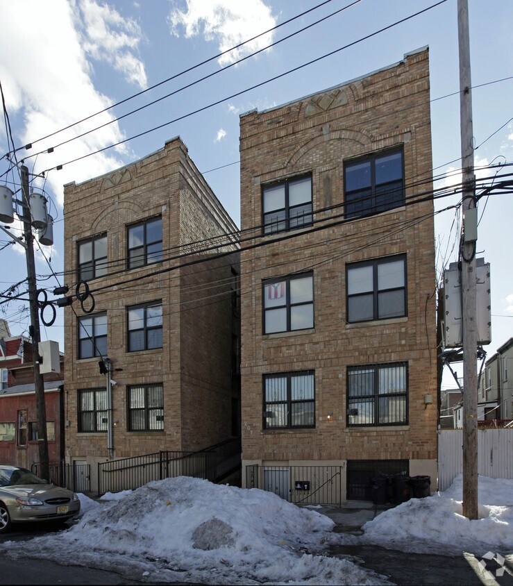 Primary Photo - 205-207 Union St