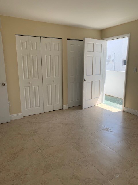 Foto del edificio - 2000 Biarritz Dr