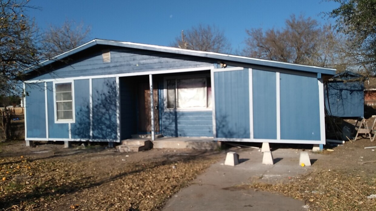 701 Carlson St, Elsa, TX 78543 House Rental in Elsa, TX