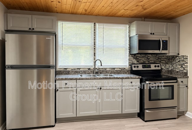 Building Photo - 808 Harrisburg Dr SW