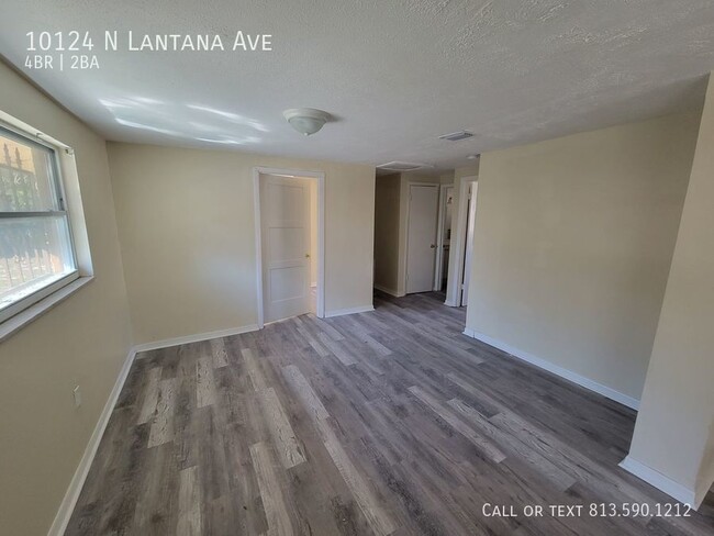 Building Photo - Renovated Tampa Home
