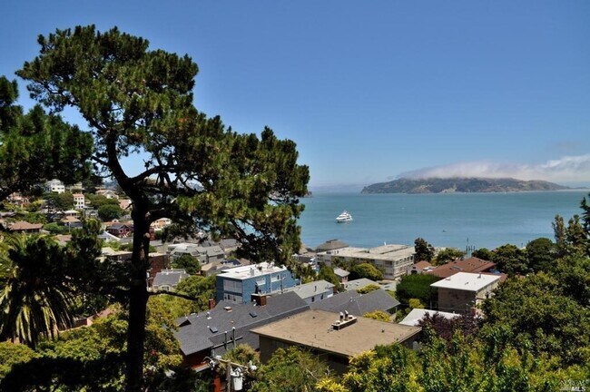 Foto del edificio - 118 Sausalito Blvd