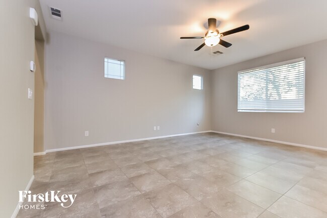Foto del edificio - 3031 Misty Pine Ave.