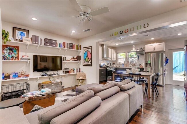 Foto del edificio - 1801 Brackenridge St