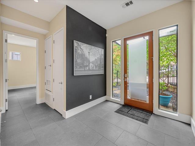 Building Photo - 426 Trinity River Cir