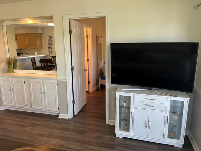 Foto del edificio - 537 White River Dr