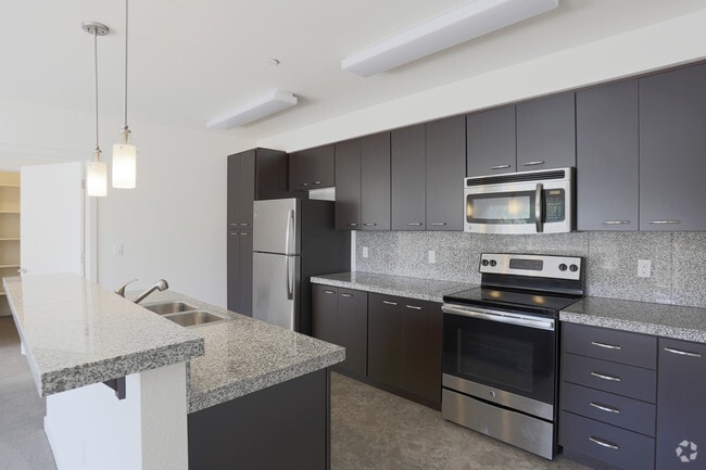 Kitchen 2x2 - Bridgeton Apartments