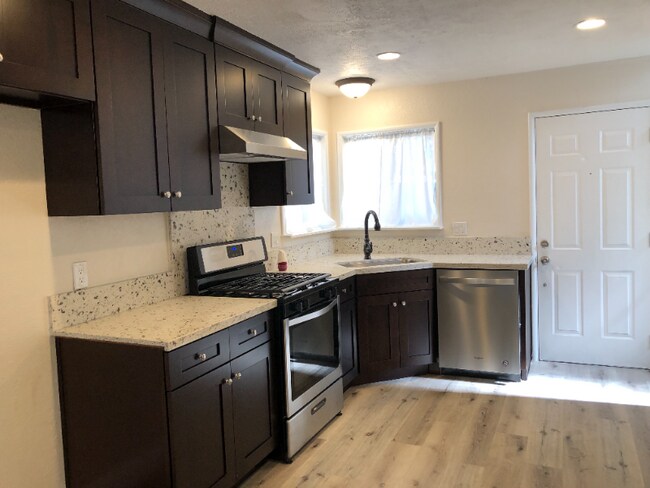 Foto del edificio - 22822 Azalia Ln