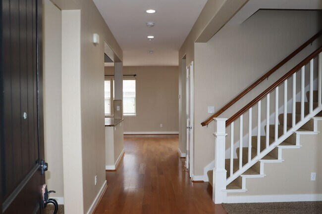 Building Photo - Wonderful corner home in Spreckels
