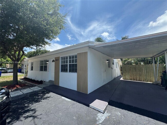Foto del edificio - 1657 SW 44th Ave