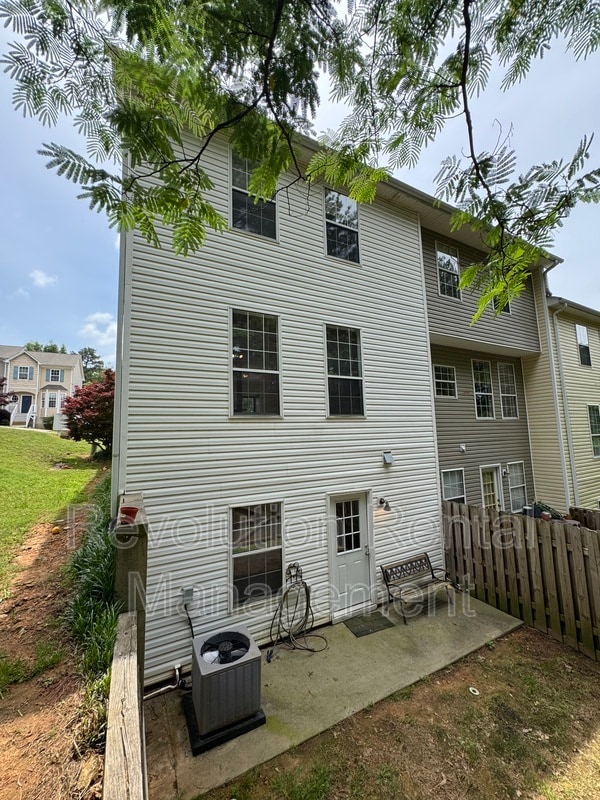 Building Photo - 107 Timber Ridge Dr