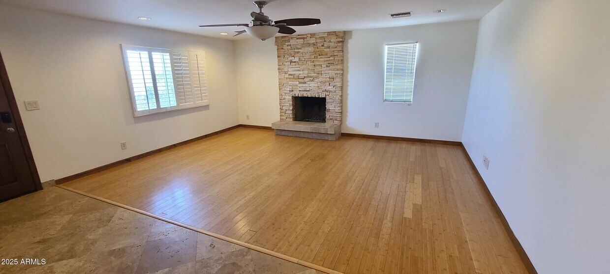 Primary Photo - 27239 N 64th Way