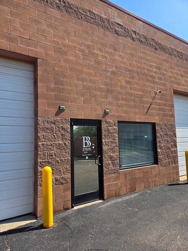 Foto del edificio - 37615 S Groesbeck Hwy