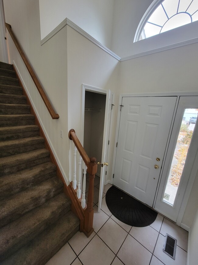 Building Photo - 410 Vineyards Ct