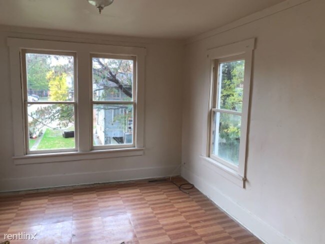 Building Photo - 405 3rd St