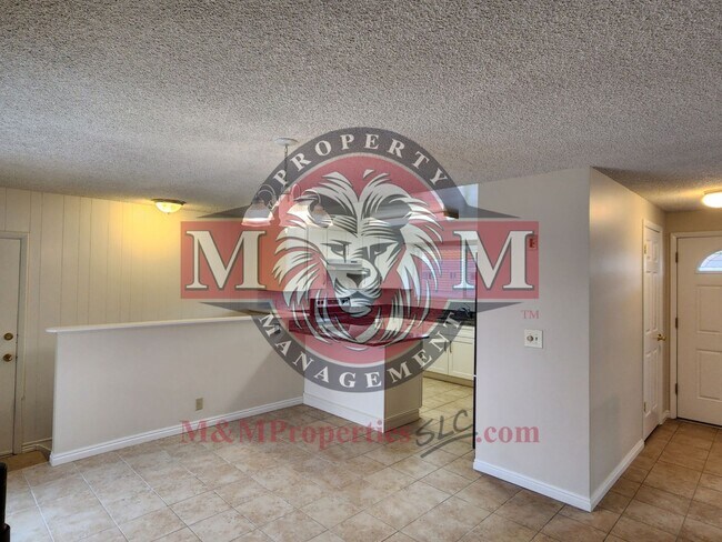 Building Photo - Great 4 Bd 2 Ba Home in Taylorsville