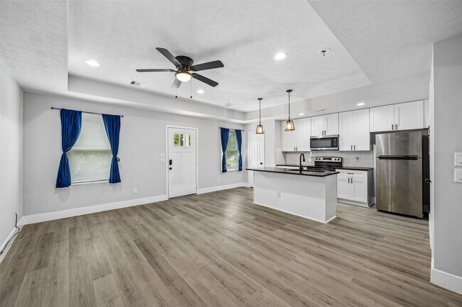 Foto del edificio - 5938 Glen Grove St