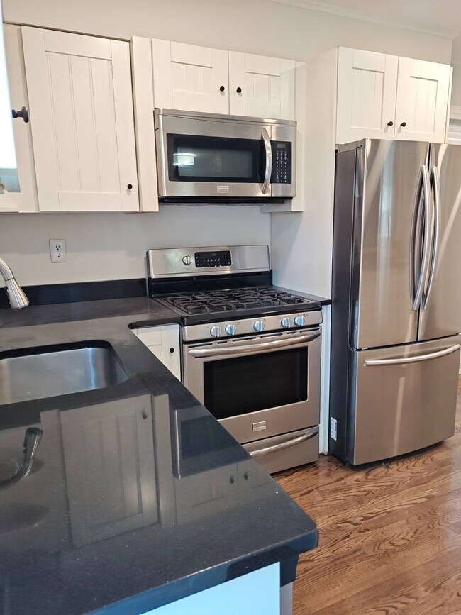 Foto del edificio - 2354 N Wading River Rd