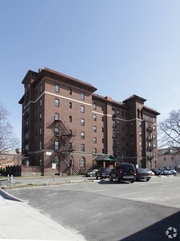 Primary Photo - South Street Apartments