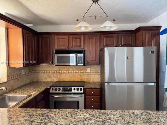 Foto del edificio - 18181 NE 31st Ct