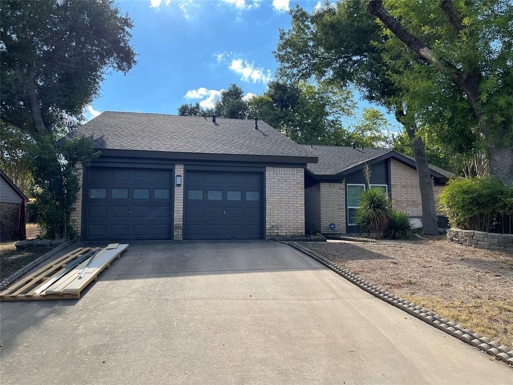 Foto principal - 1205 Doonesbury Dr