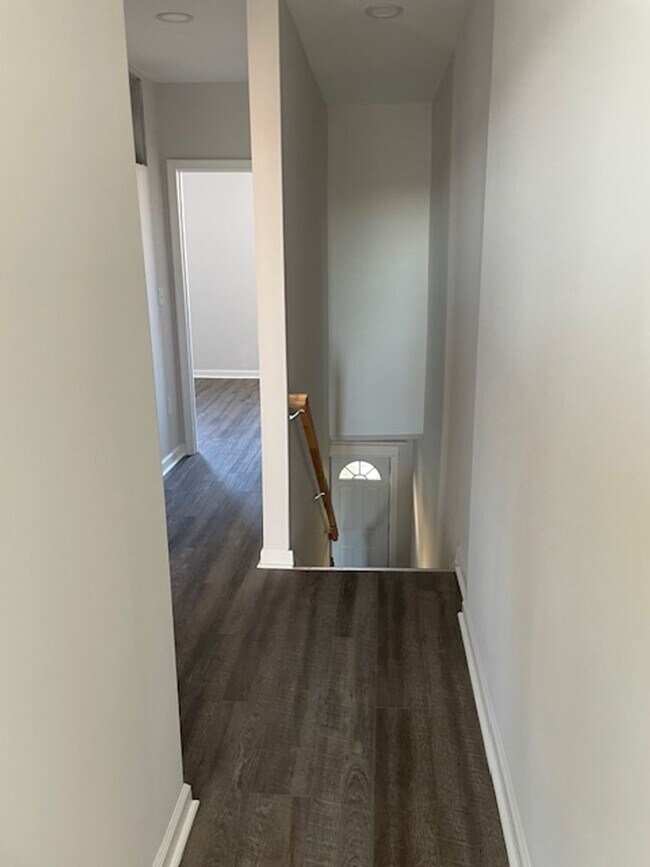 Foto del edificio - Beautifully Updated Townhome in Prime Location – Move-In Ready!