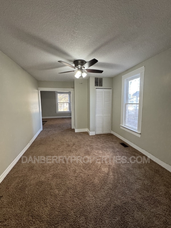 Foto del edificio - 413 Washington St