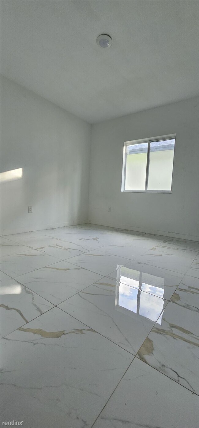 Building Photo - 4 br, 2 bath House - 1960 NW 48th St Unit ...