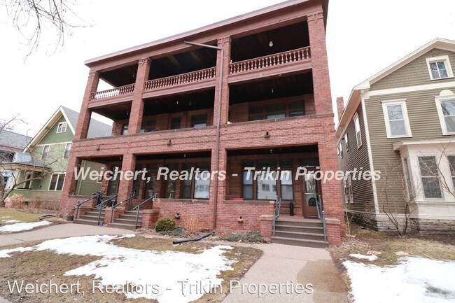 Building Photo - 587 Holly Ave